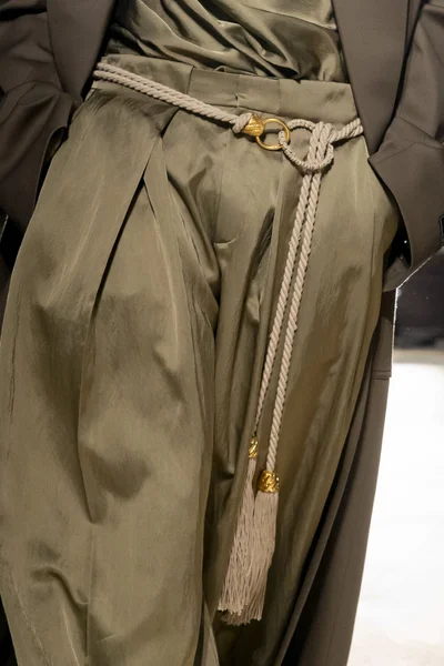 Look 17
